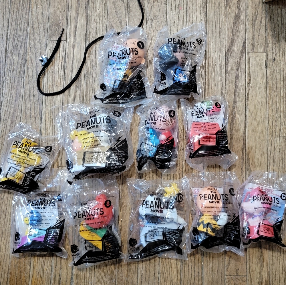 Charlie Brown toys the movie